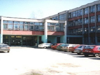 Bačen sprej suzavac,lakše povrijeđeno 13 učenica