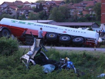 Jedno lice poginulo u nesreći u Radakovu