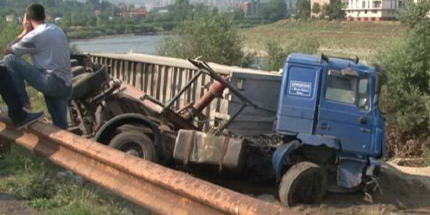 Dvije osobe povrijeđene u nesreći na M-17