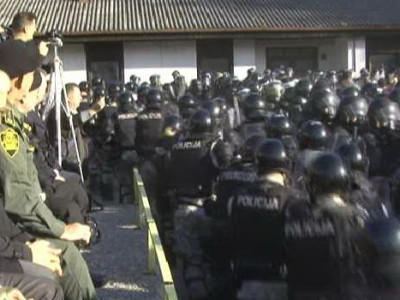 U Nemili pokazna vježba policije