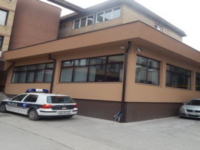 Bačena eksplozivna naprava na PU Zavidovići