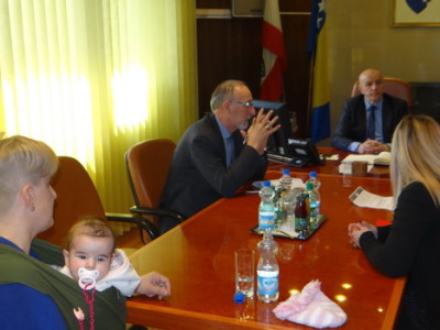 Vlada ZDK daje podršku jednakim pravima porodilja