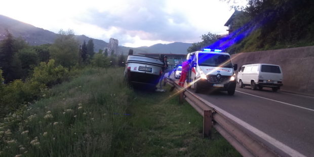 Fiat završio na krovu