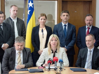 Nabavka sigurnosnih golova u školama