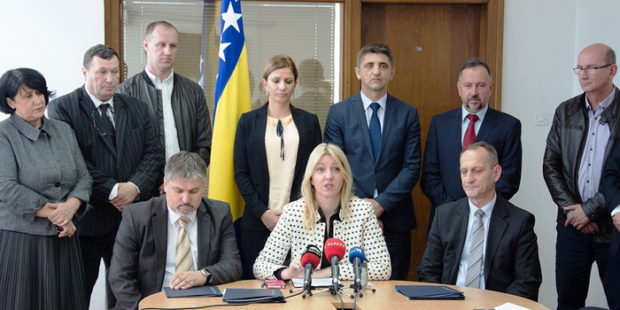 Nabavka sigurnosnih golova u školama