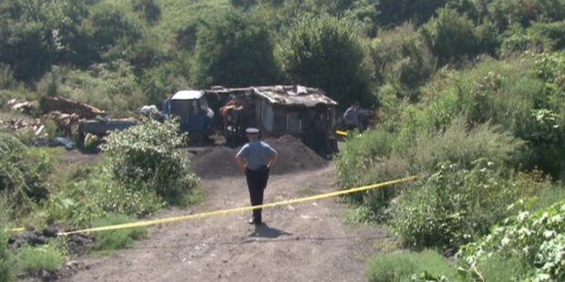 Tri lica smrtno stradala u neobezbjeđenoj jami