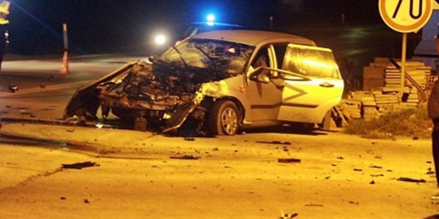Troje poginulo u saobraćajnoj nesreći na M17