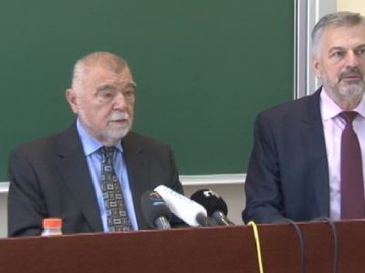Stipe Mesić govorio studentima UNZE