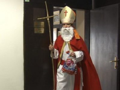 Sveti Nikola obradovao mališane