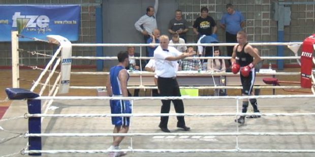 Bokseri Čelika na prvenstvu u Brčkom