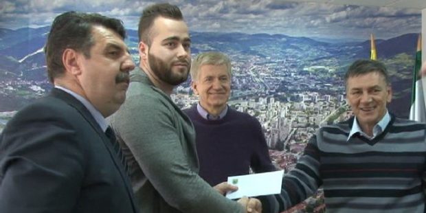 Pezeru novčana nagrada gradonačelnika Kasumovića