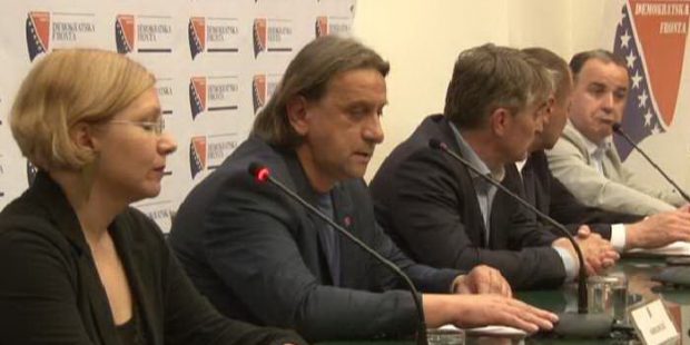 Komšić na javnoj tribini Demokratske fronte