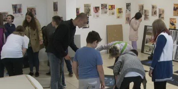 Izložba fotografskih radova o virtuelnom zlostavljanju