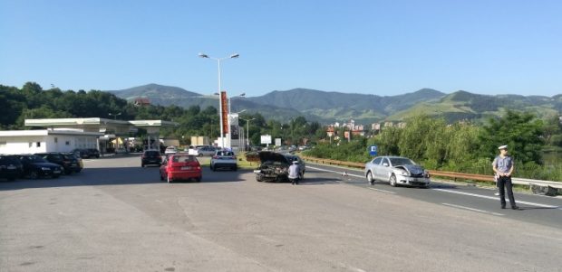 Dva vozača povrijeđena u udesu na M17