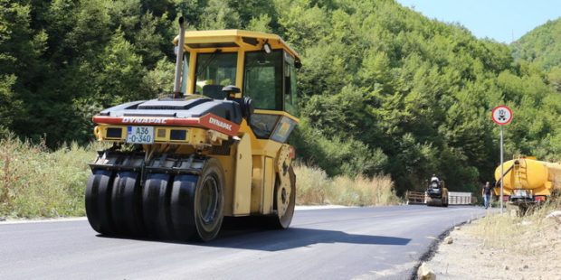 Novi asfalt na dijelu puta za Babino