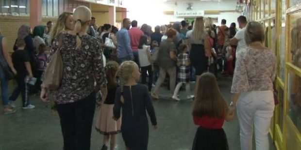 Poruke iz OŠ Musa Ćazim Ćatić na prvi dan škole