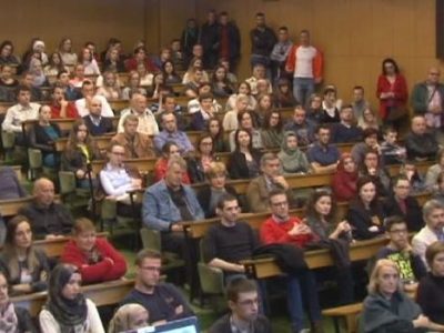Izuzetno posjećeno predavanje o nuklearnoj fizici