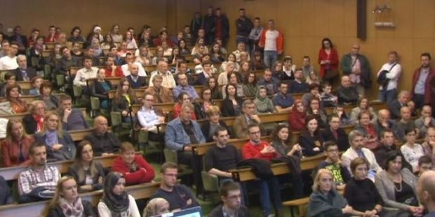 Izuzetno posjećeno predavanje o nuklearnoj fizici